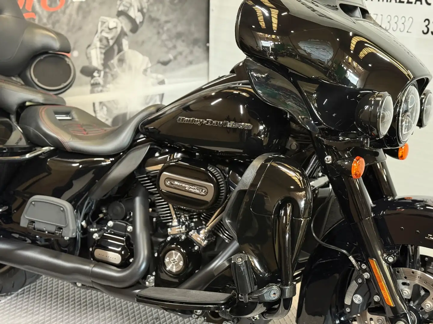 Harley-Davidson Electra Glide Zwart - 2