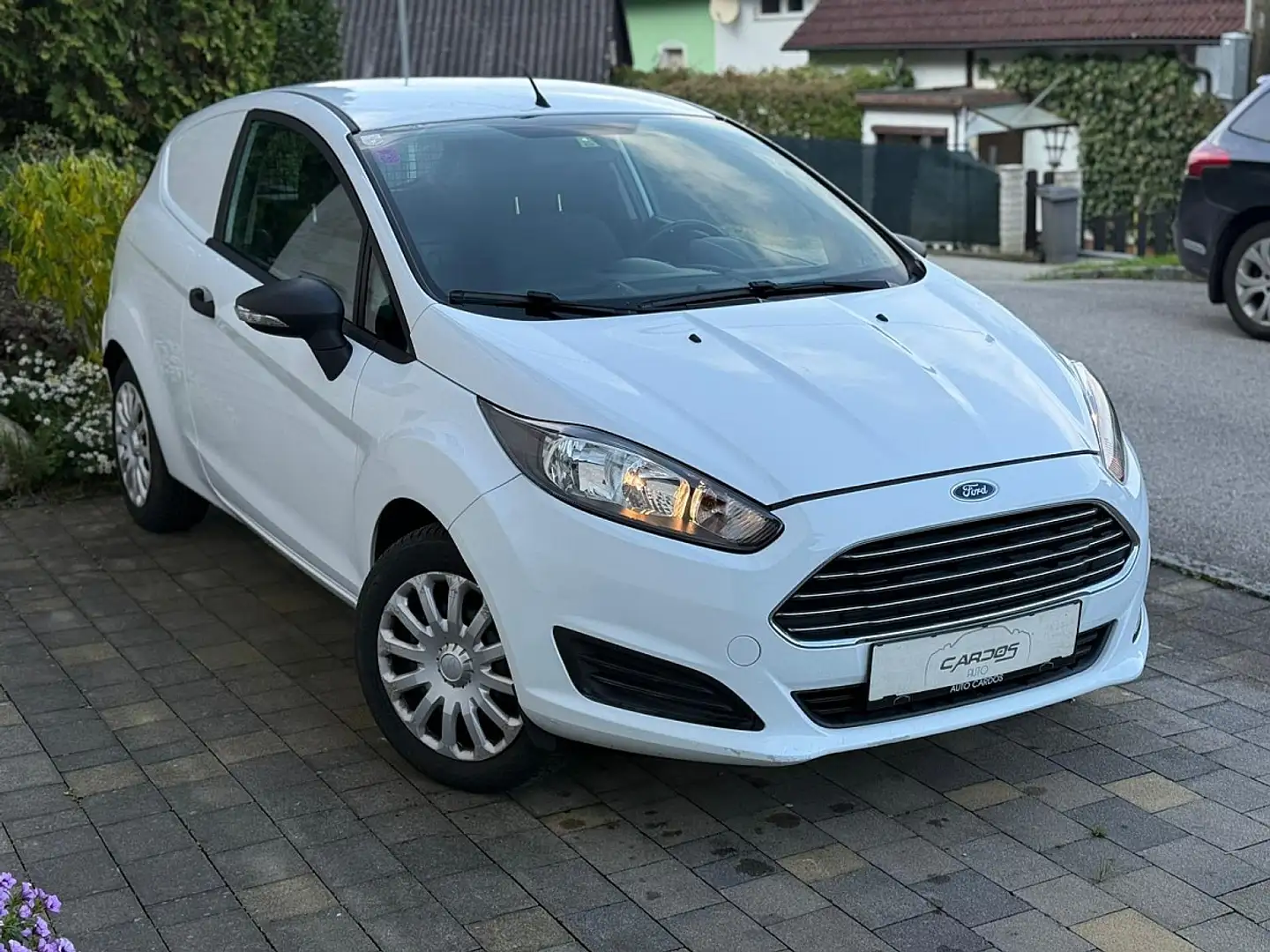 Ford Fiesta Fiesta Van 1,25 16V Basis Weiß - 1
