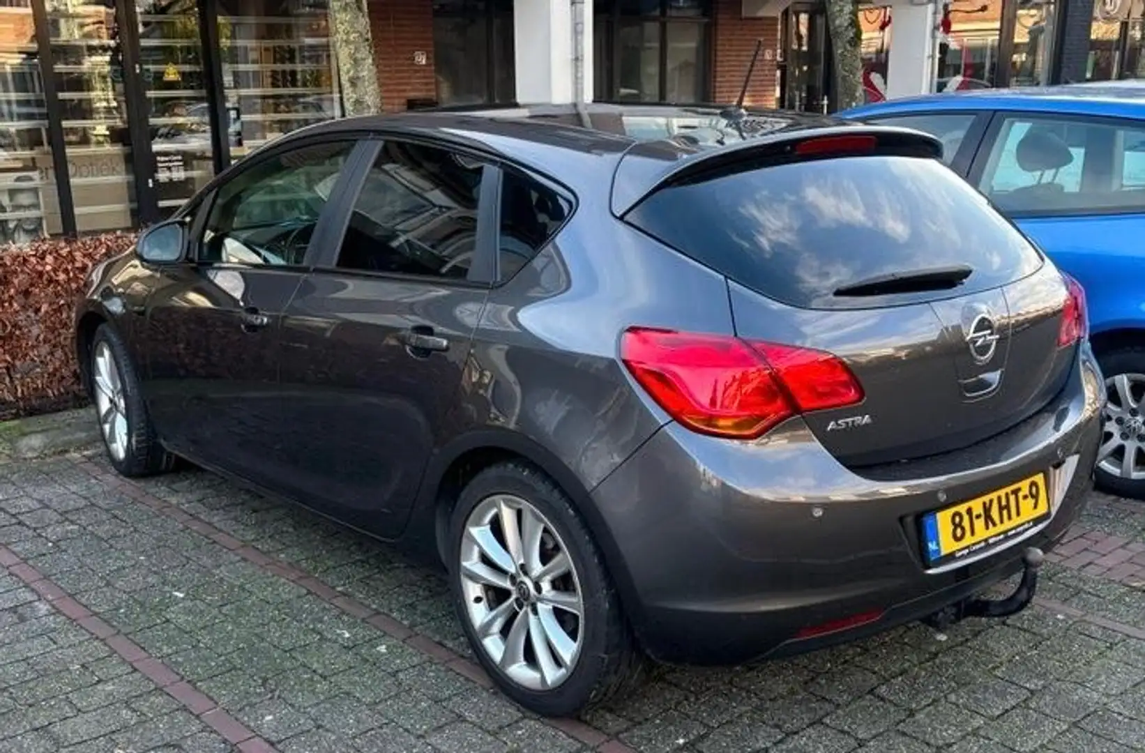 Opel Astra 1.6 Cosmo Grijs - 2