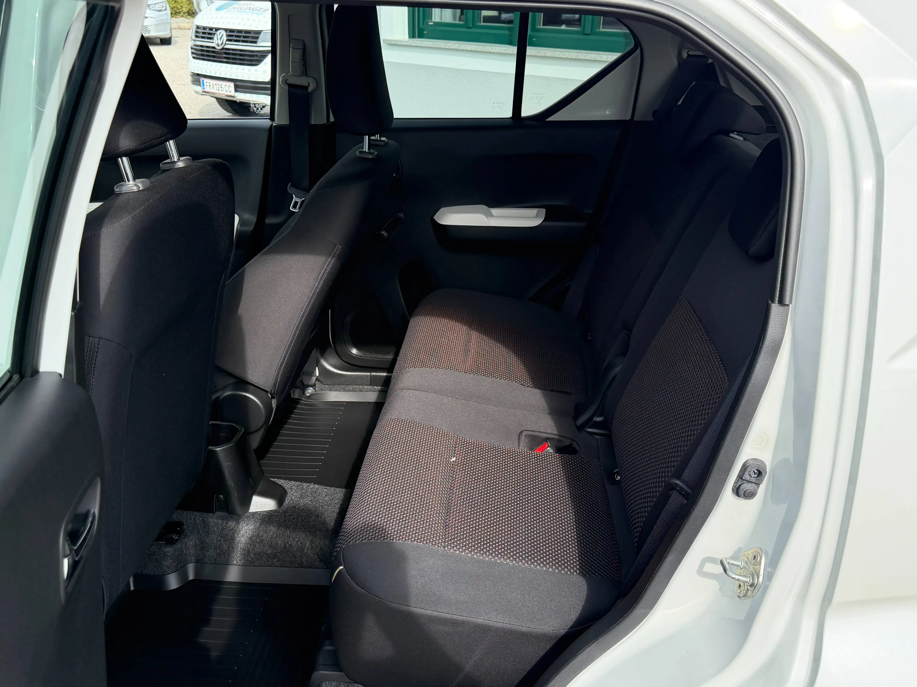 Suzuki Ignis 1,2 Dual Jet Shine 4WD — photo 11