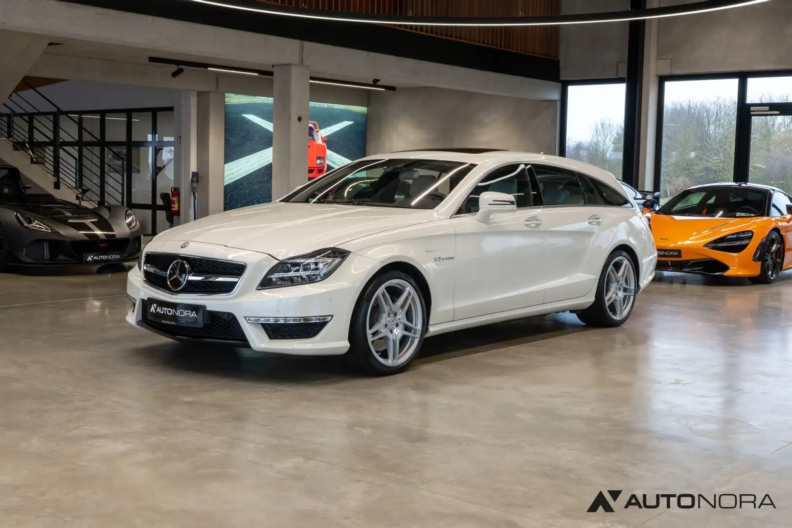 Mercedes-Benz CLS 63 AMG CLS 63 AMG 4Matic Shooting Brake Distronic Nacht Weiß - 1