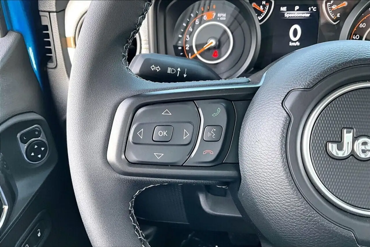 Jeep Wrangler снимка Jeep Wrangler