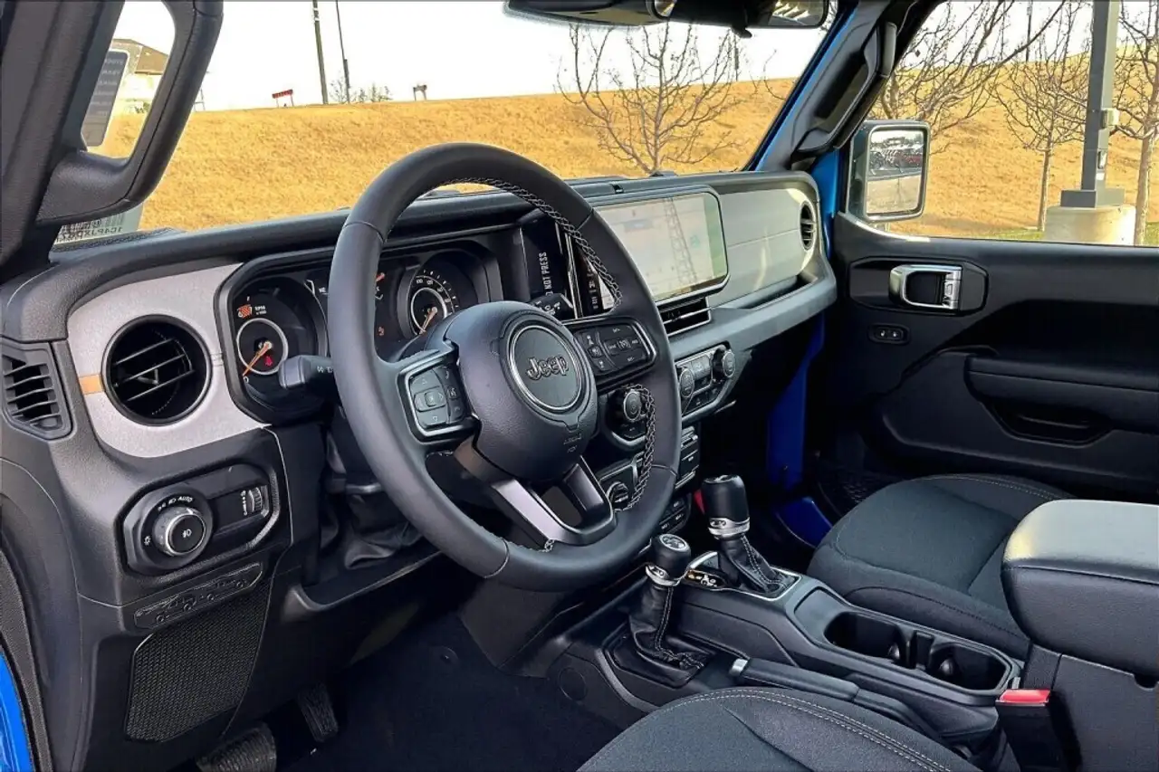 Jeep Wrangler снимка Jeep Wrangler