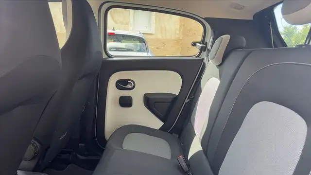 Renault Twingo view 9