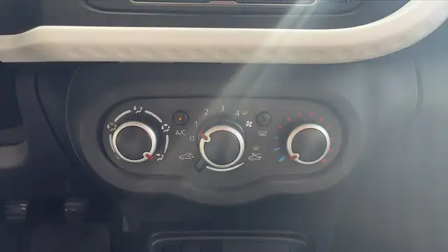 Renault Twingo view 13