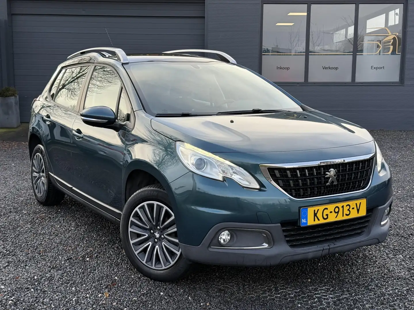 Peugeot 2008 1.2 PureTech Active 2e Eigenaar,Pano,Navi,Afn.Trek Groen - 2