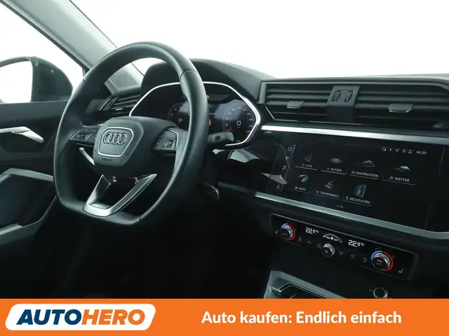 Audi Q3 view 13