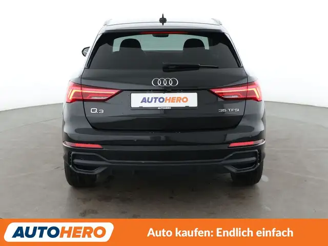 Audi Q3 view 5