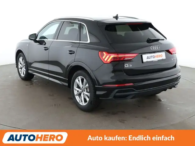 Audi Q3 view 4