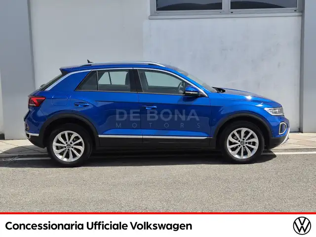 Volkswagen T-Roc view 7