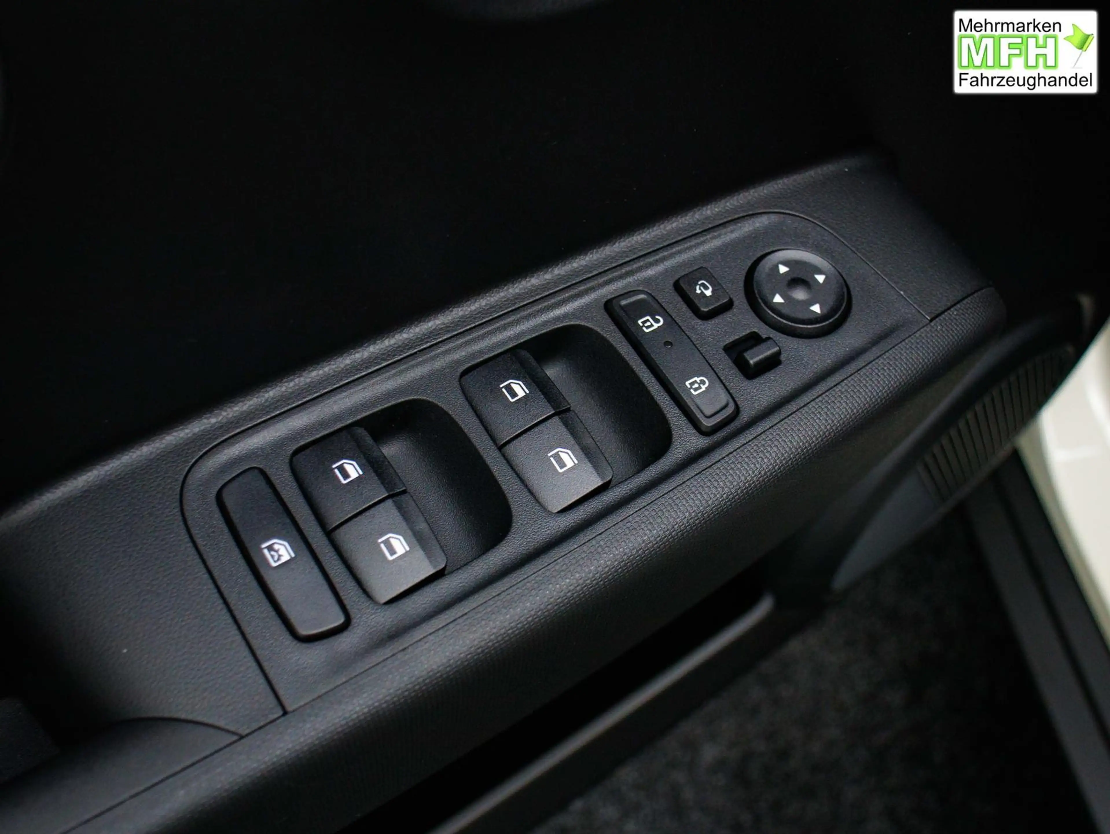 Hyundai Inster E-Motion 49kWh / ACC Rückfahrkamera Navi Klimaa... — photo 13