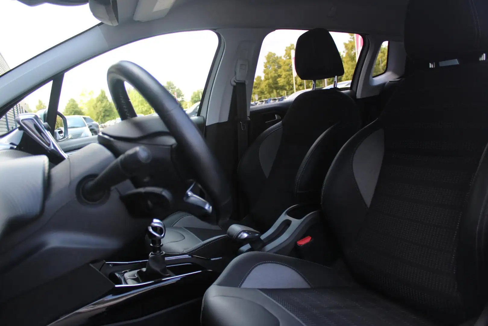 Peugeot 2008 1.2 130PK ALLURE | AFNEEMBARE TREKHAAK | APPLE CAR Wit - 2