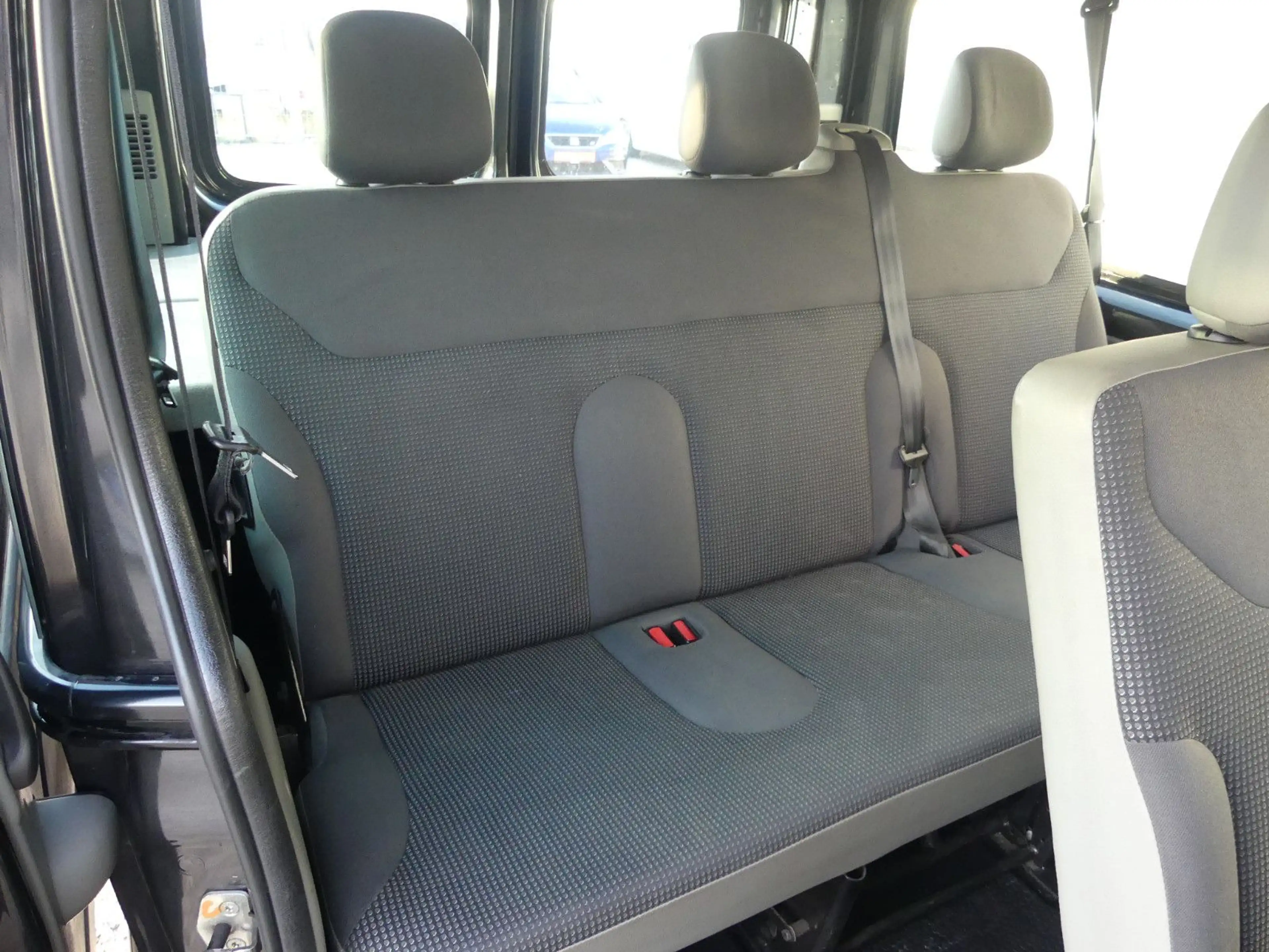 Opel Vivaro Kasten/Kombi/L2H1 2,9t/9-Sitze/Klima — photo 15
