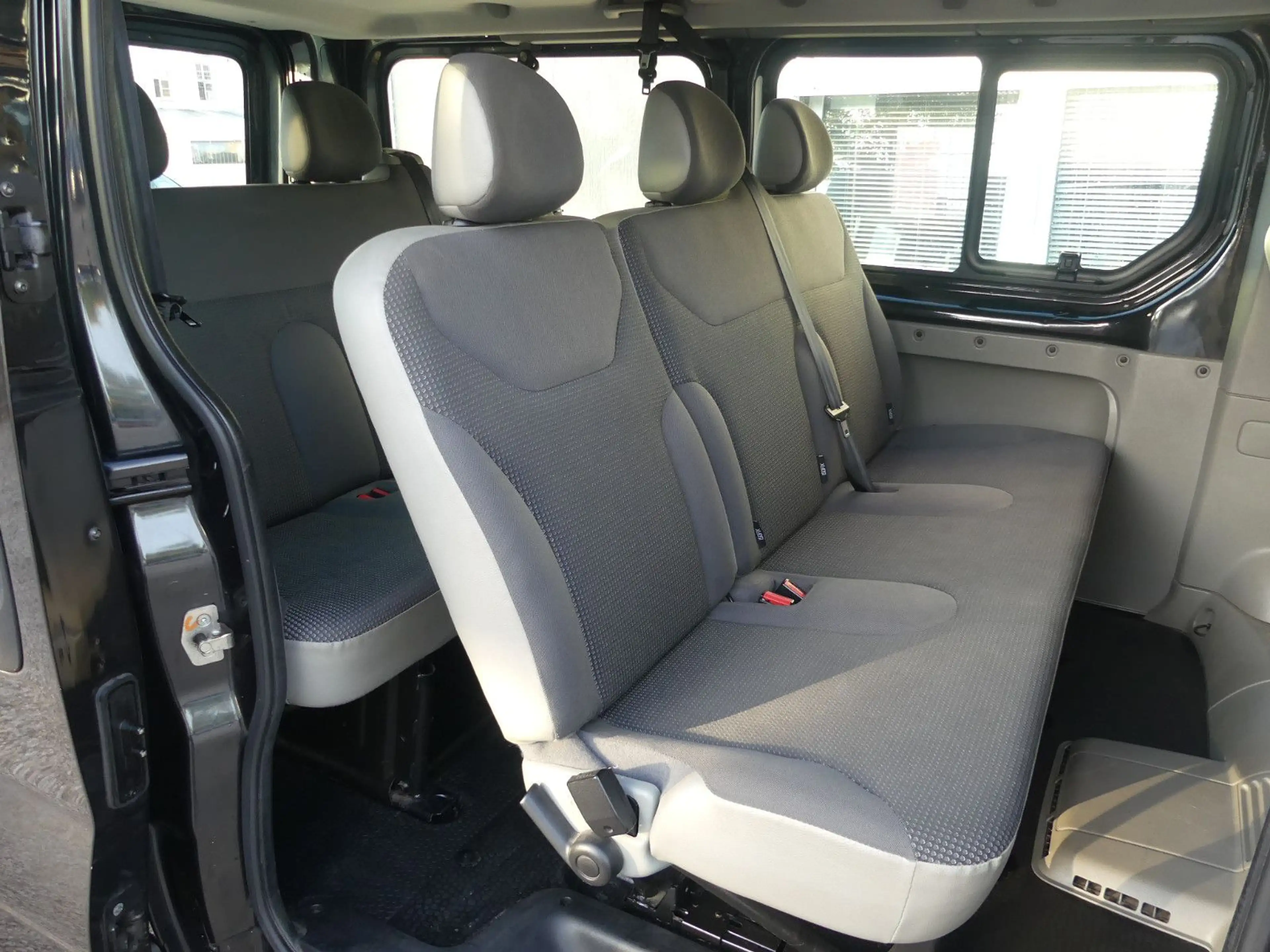 Opel Vivaro Kasten/Kombi/L2H1 2,9t/9-Sitze/Klima — photo 14