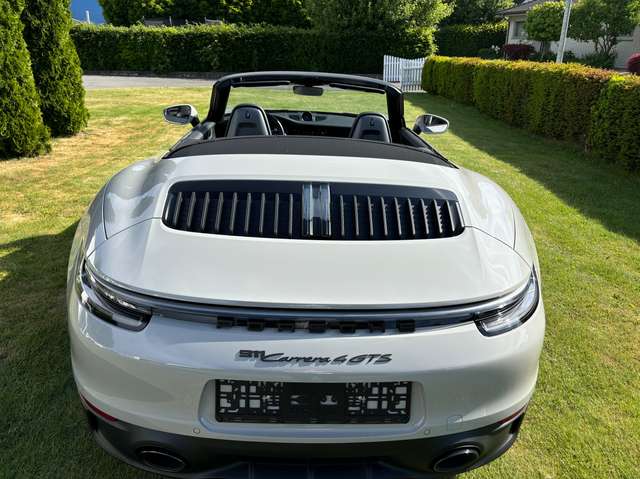 Imagine Porsche 992 911 Carrera Cabrio 4 GTS PDK
