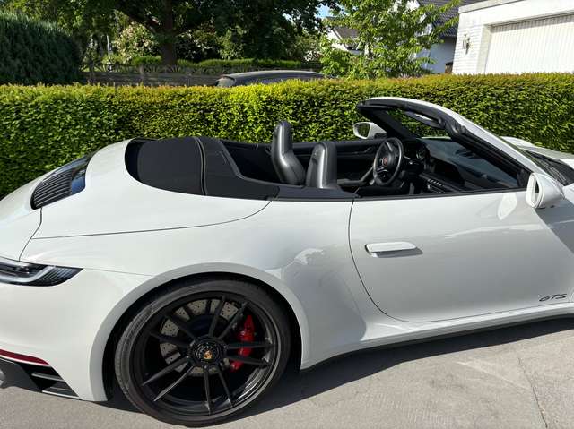Porsche 992 911 Carrera Cabrio 4 GTS PDK