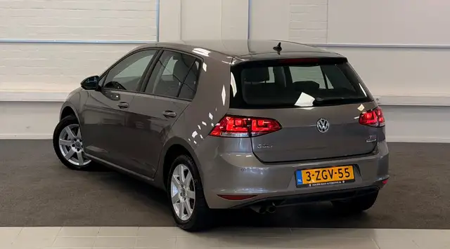 Volkswagen Golf view 28