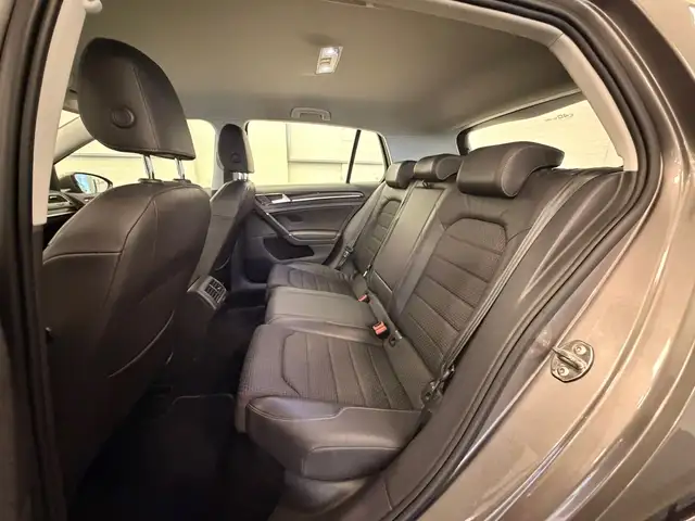 Volkswagen Golf view 10