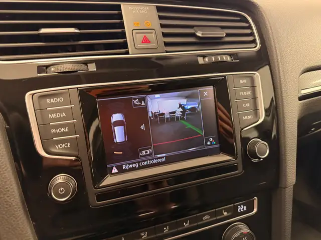 Volkswagen Golf view 18