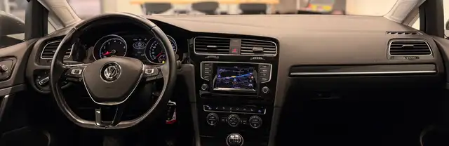 Volkswagen Golf view 14