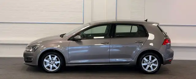 Volkswagen Golf view 6