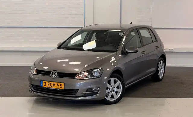 Volkswagen Golf view 26