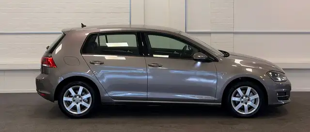Volkswagen Golf view 7