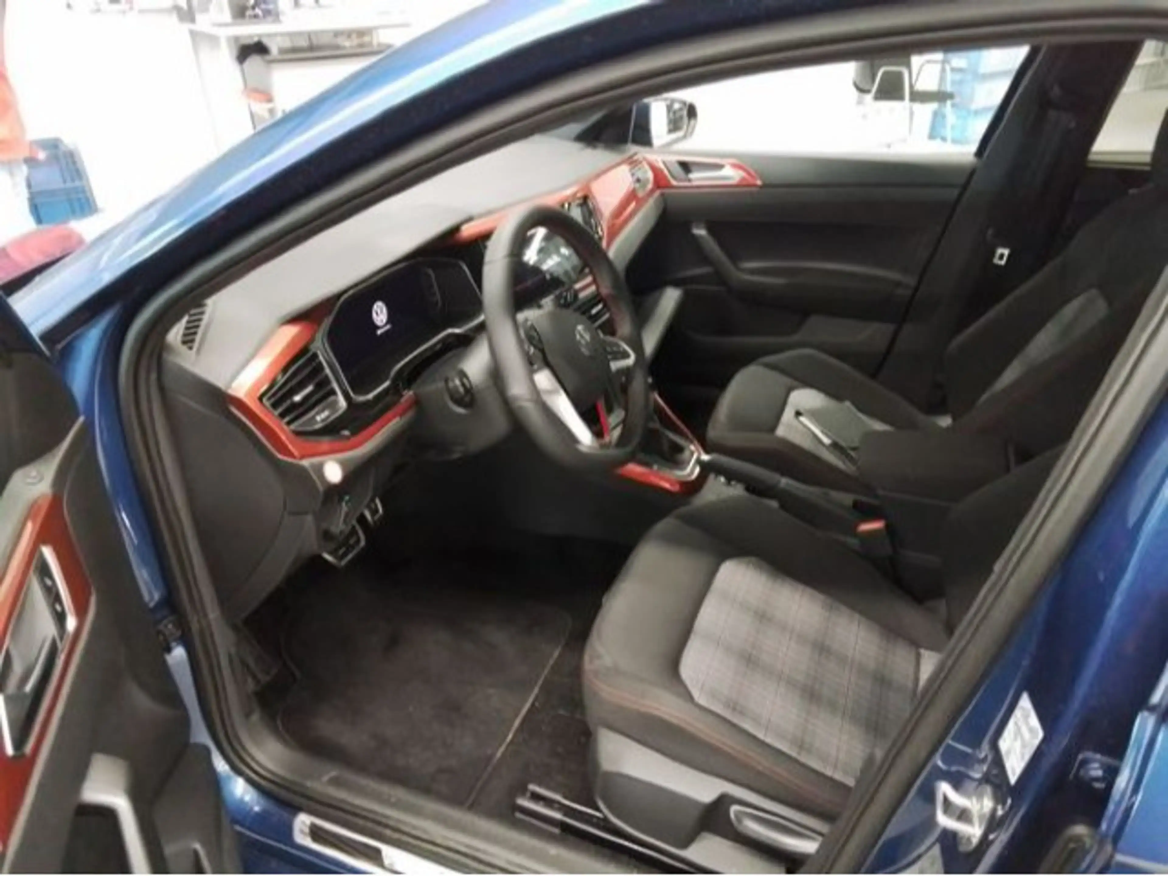 Volkswagen Polo GTI 2.0 TSI DSG LED Navi RFK VC PDC SHZ — photo 6