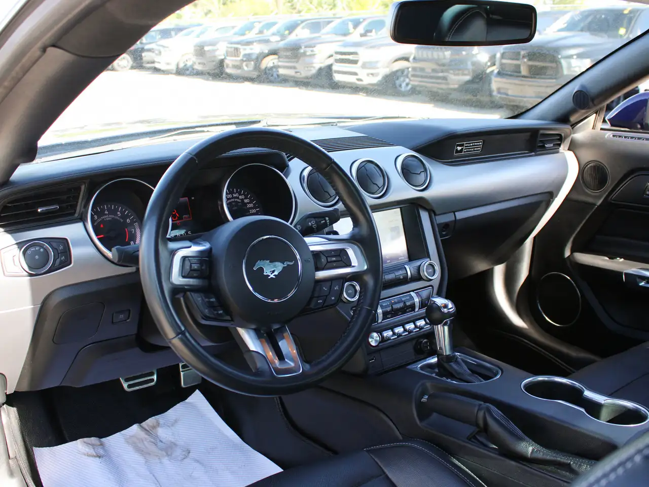 Ford Mustang photo Ford Mustang