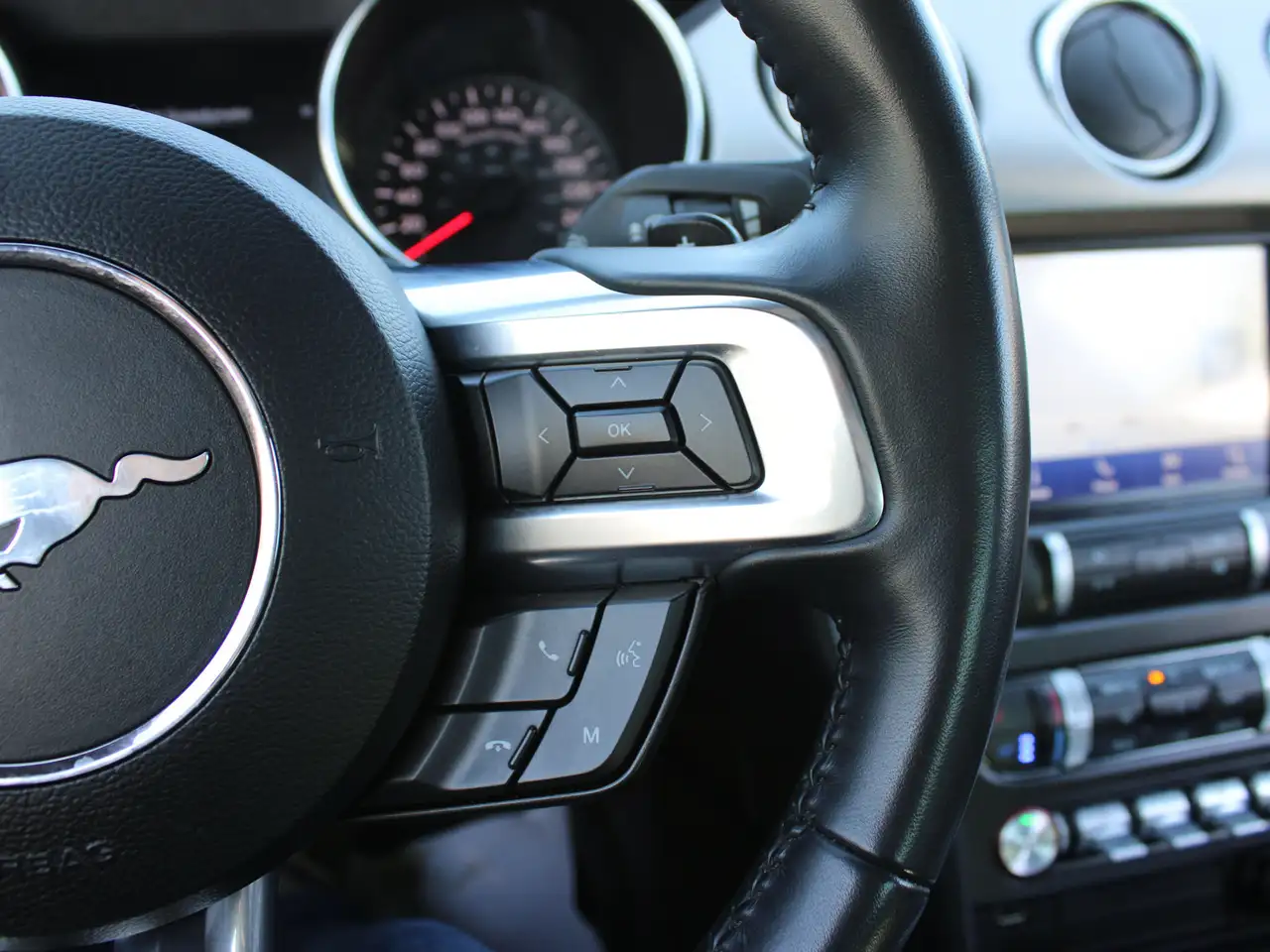 Ford Mustang photo Ford Mustang