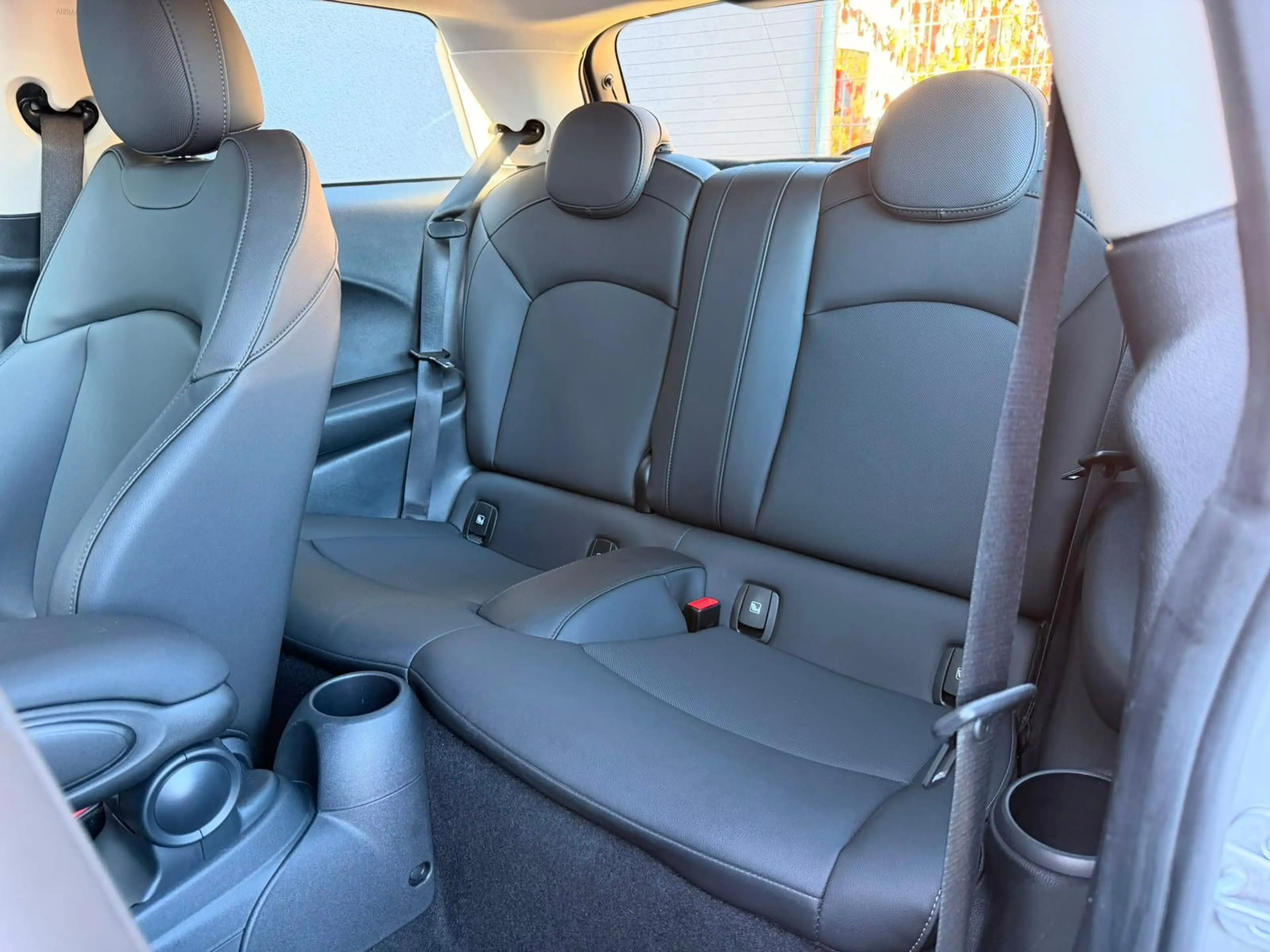 MINI Cooper SE Classic Trim — photo 12