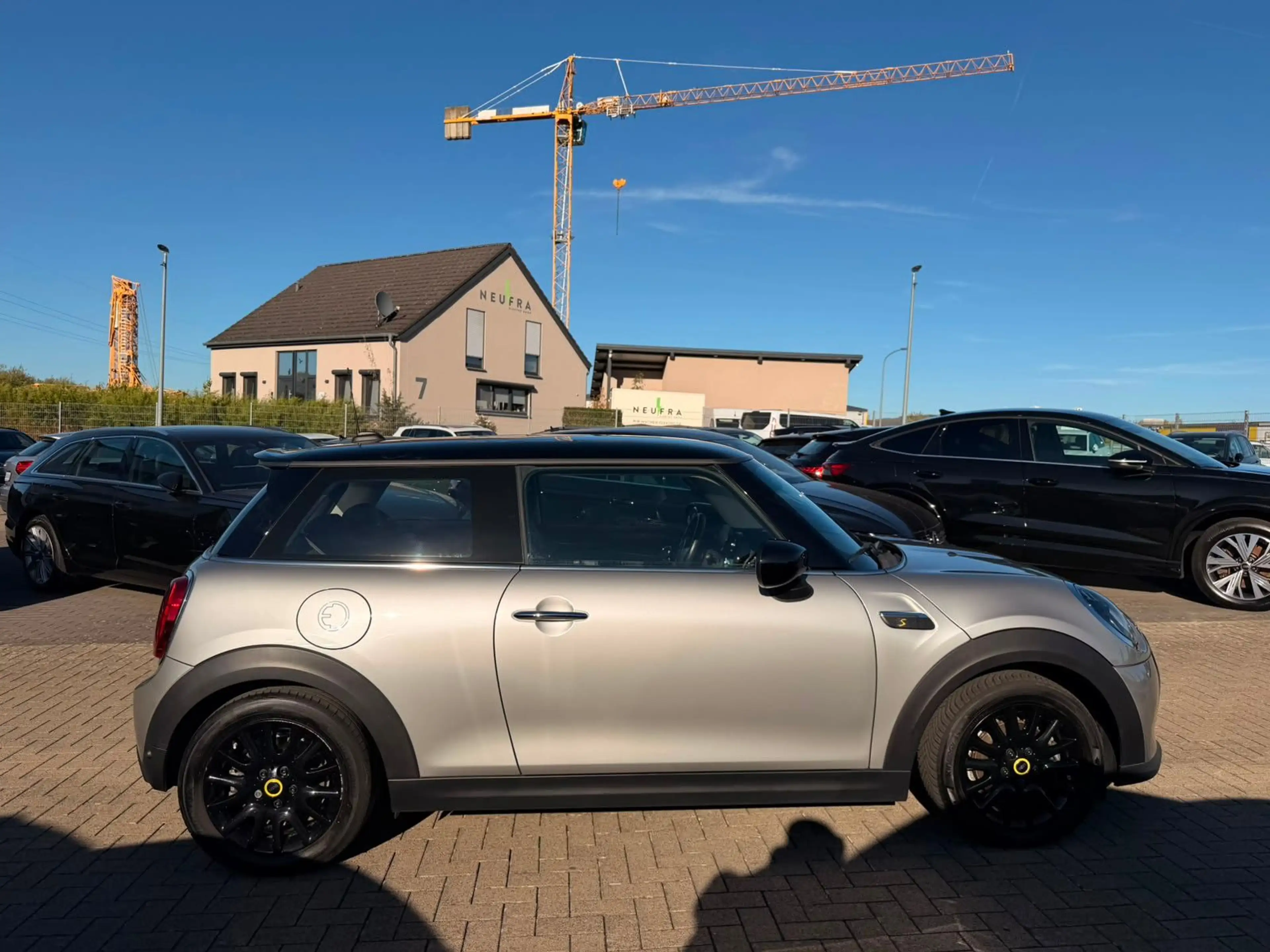 MINI Cooper SE Classic Trim — photo 5