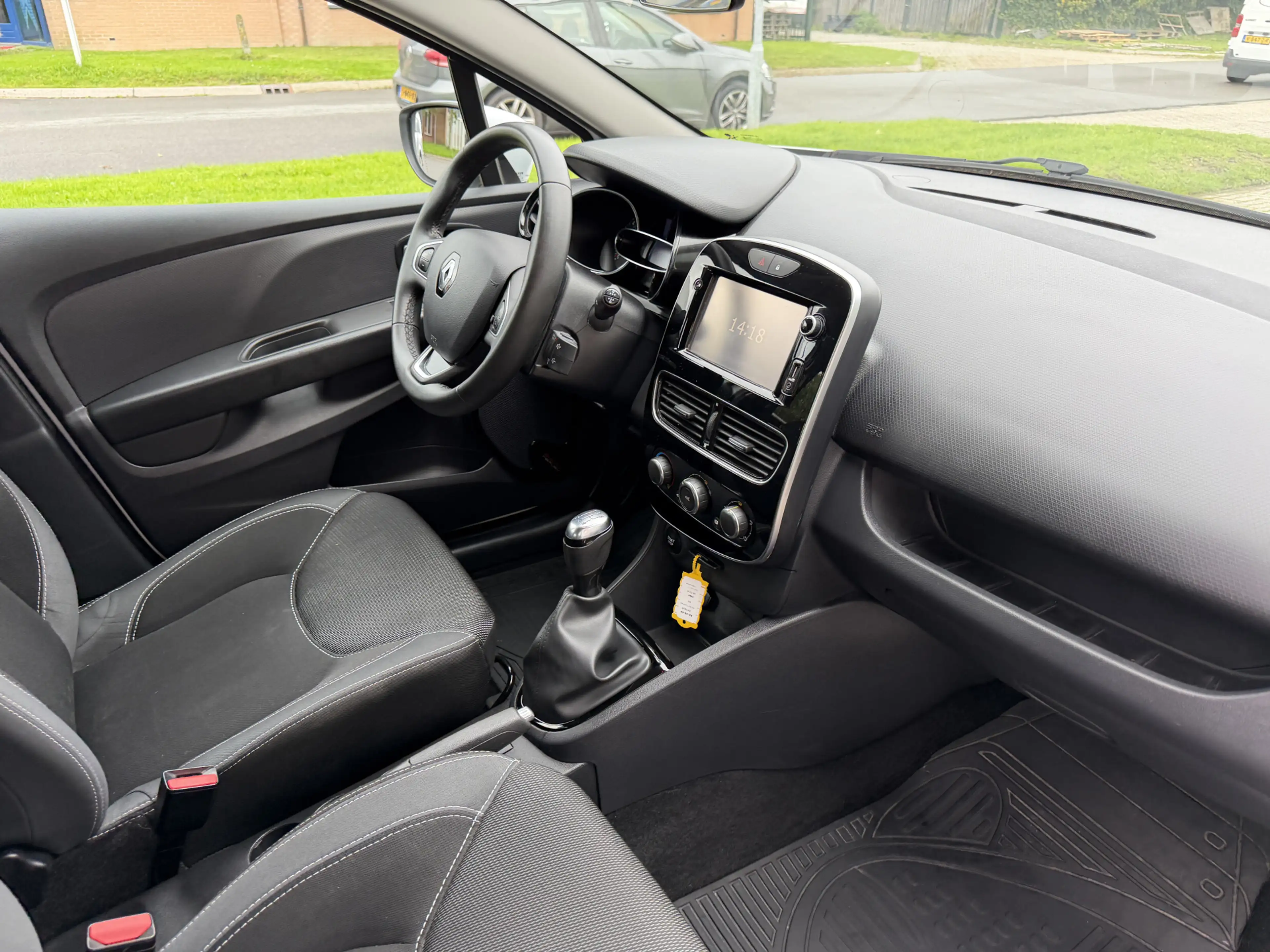 Renault Clio Estate 0.9 TCe Zen Airco | Cruise | — photo 12