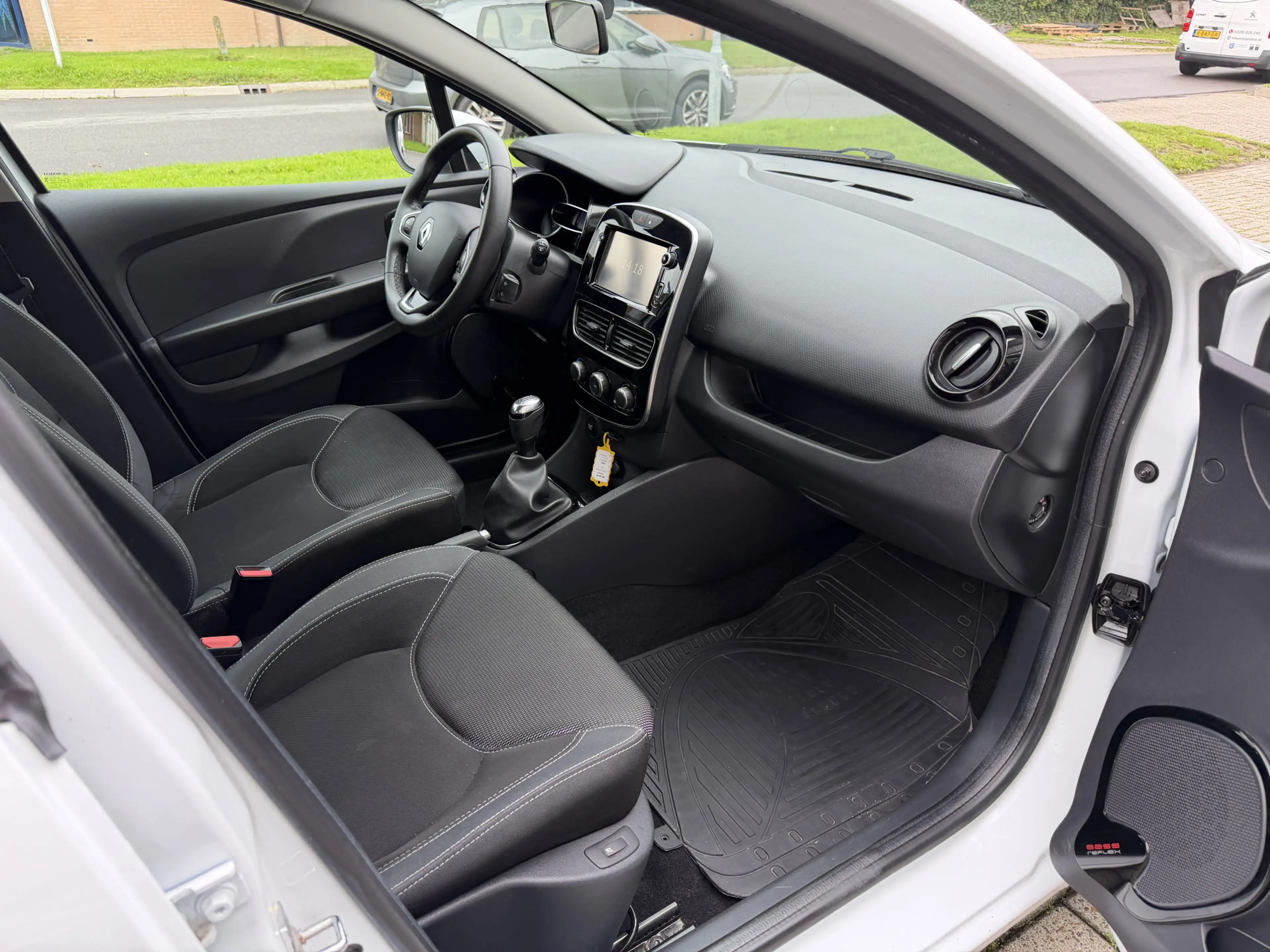 Renault Clio Estate 0.9 TCe Zen Airco | Cruise | — photo 10
