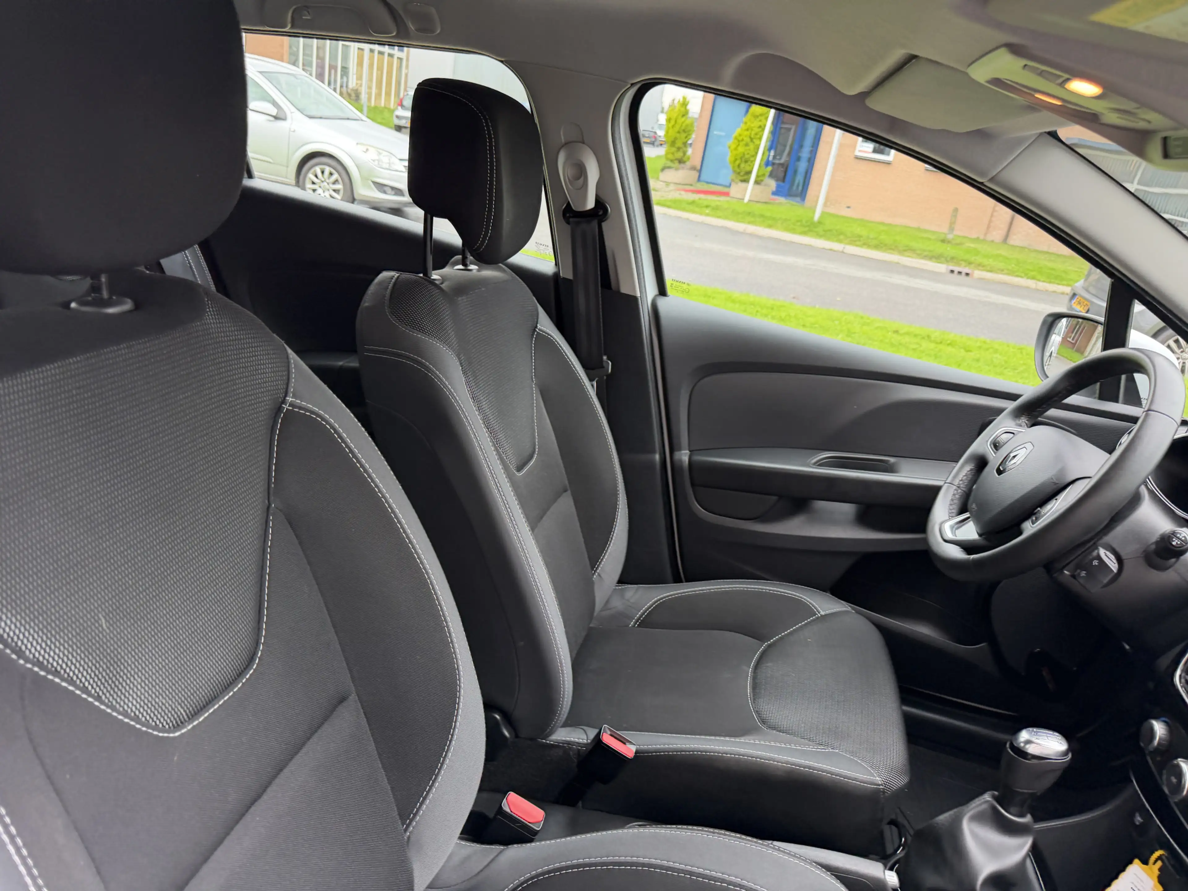 Renault Clio Estate 0.9 TCe Zen Airco | Cruise | — photo 11