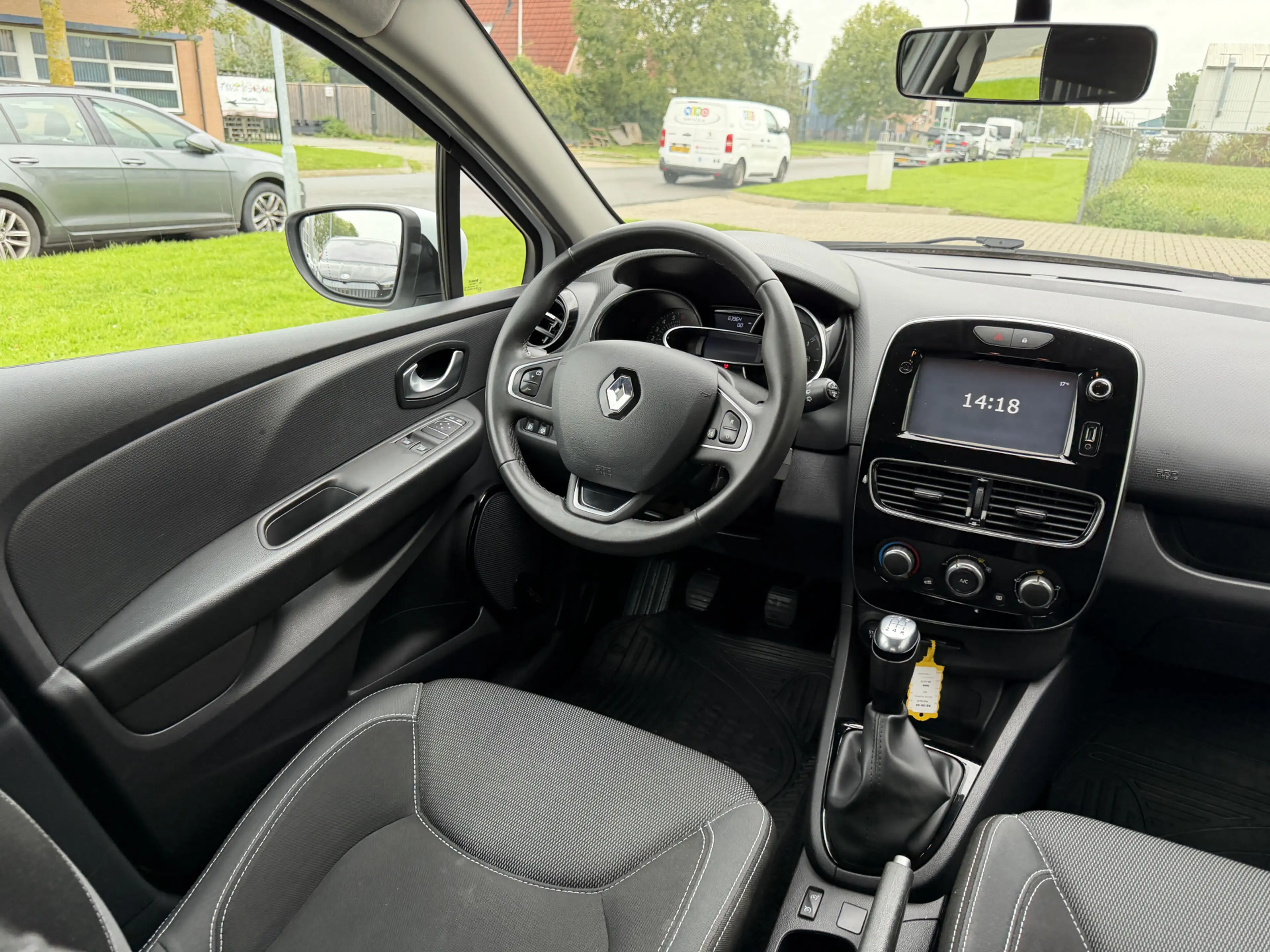 Renault Clio Estate 0.9 TCe Zen Airco | Cruise | — photo 15