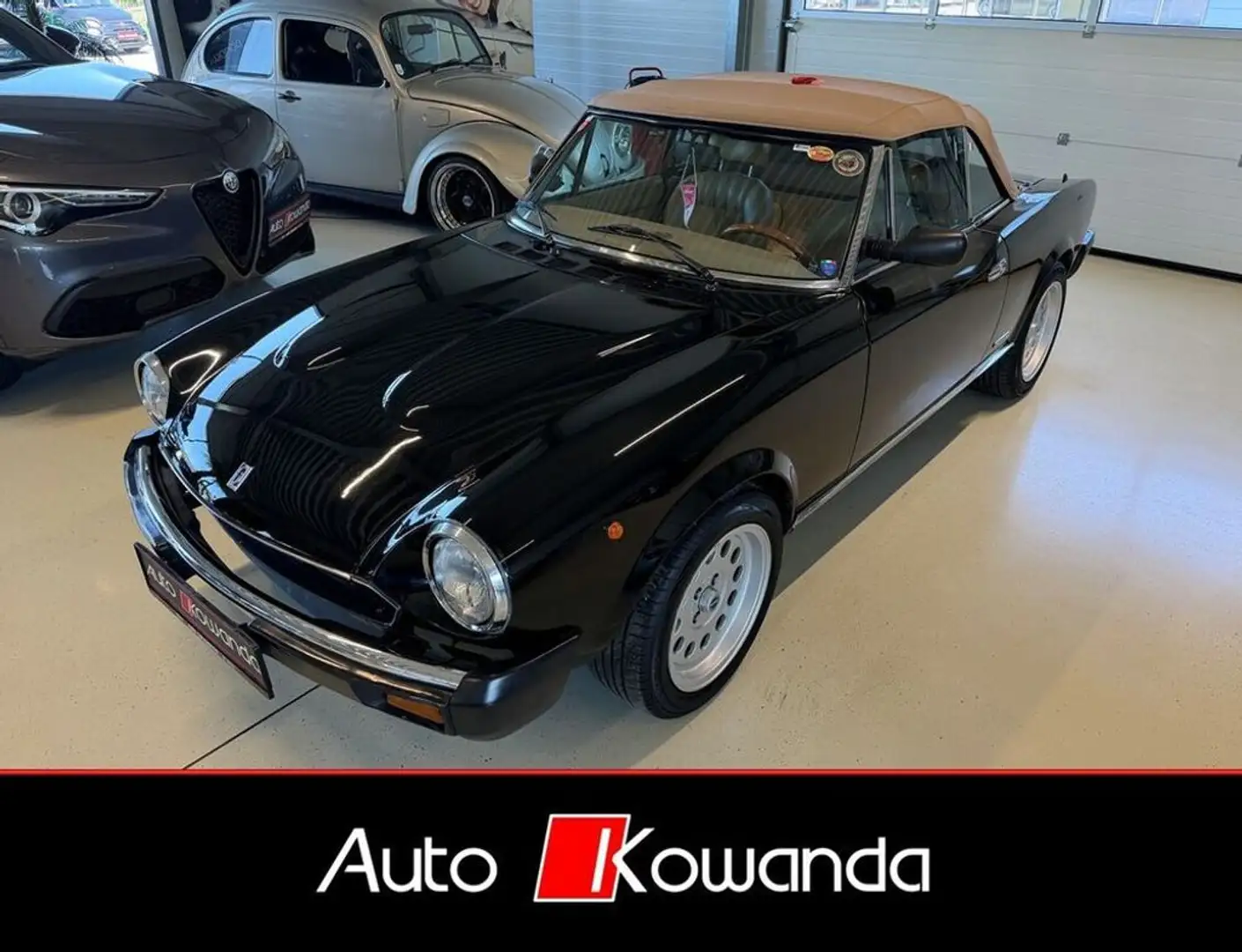 Fiat 124 Spider Fiat Pinifarina Spider 124 -Liebhaberfahrzeug Schwarz - 1