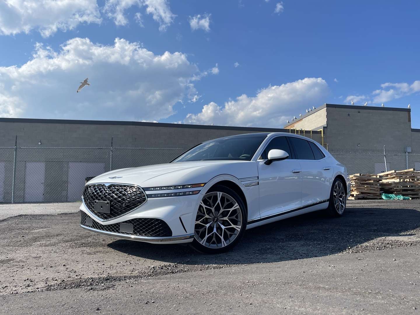 2023 Genesis G90 Prestige AWD | Door Close Button | B&O | 21 Alloy