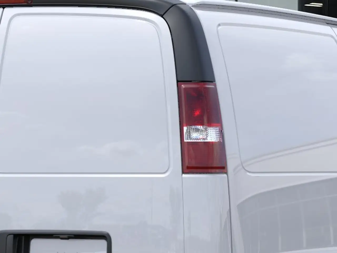 GMC Savana снимка GMC Savana