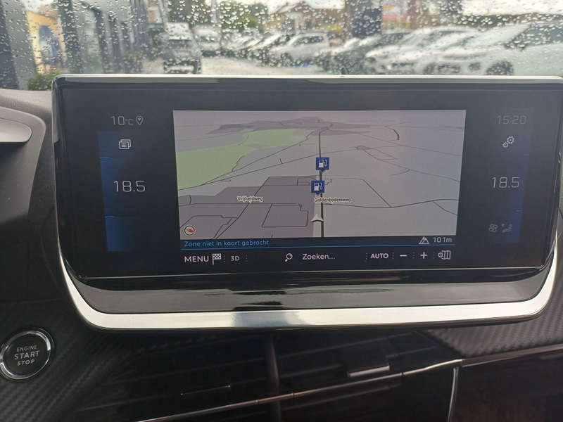 Peugeot 2008 1.2 Puretech 96kW S&S Allure Pack — photo 12