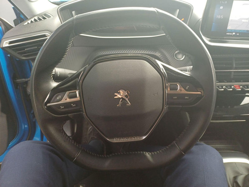 Peugeot 2008 1.2 Puretech 96kW S&S Allure Pack — photo 11