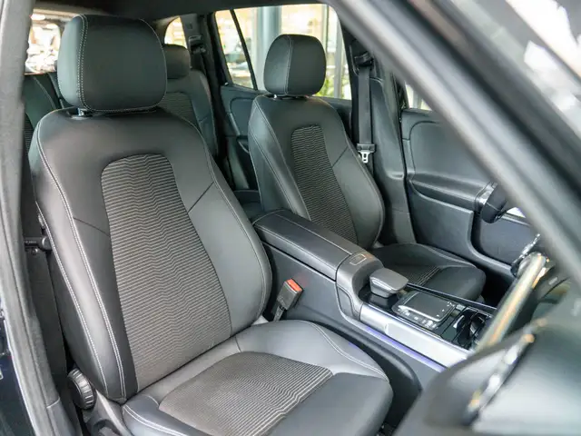Mercedes-Benz GLB view 7