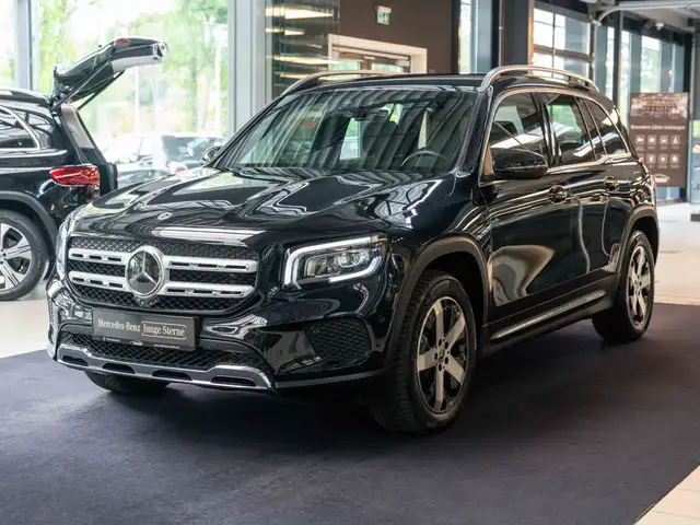 Mercedes-Benz GLB view 5