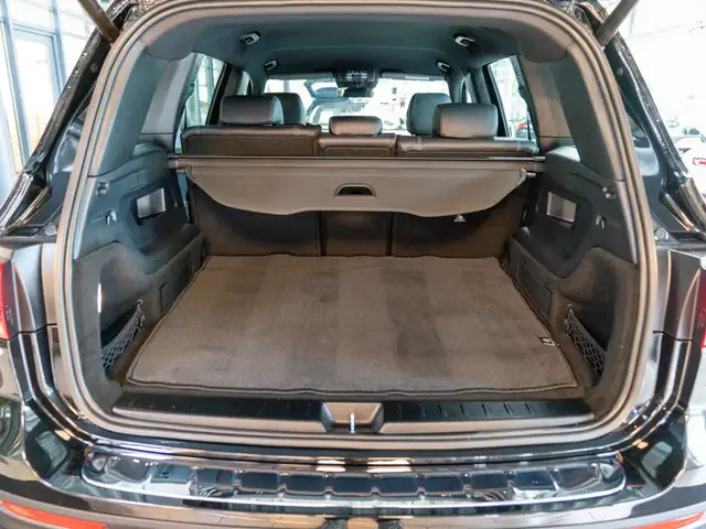 Mercedes-Benz GLB view 11