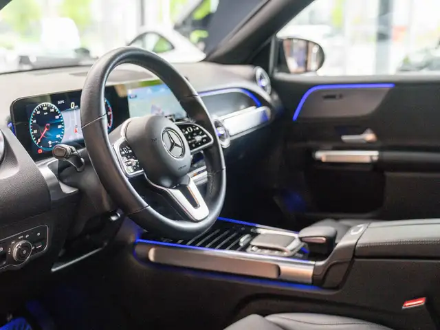 Mercedes-Benz GLB view 13