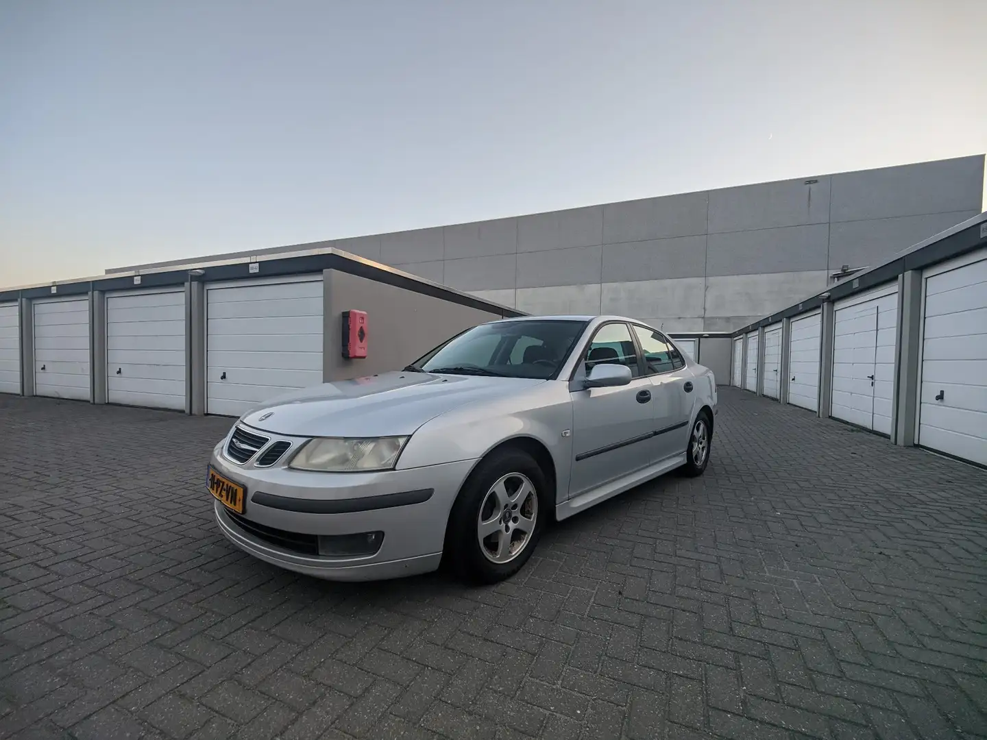 Saab 9-3 1.8 t Linear Grijs - 1