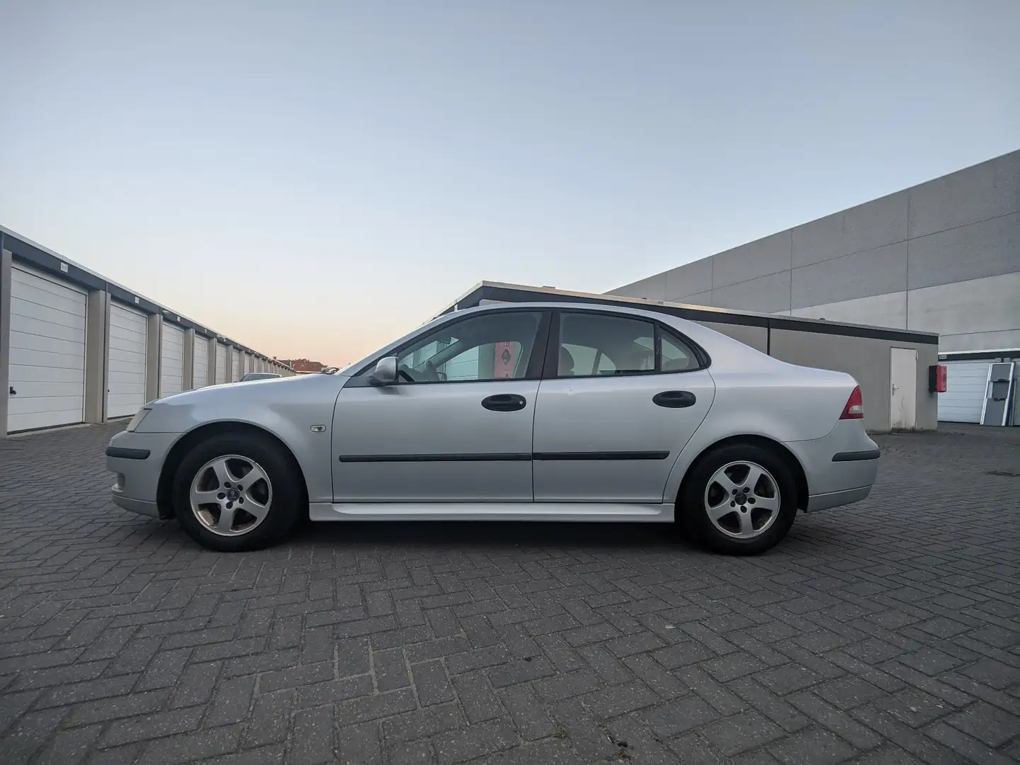 Saab 9-3 1.8 t Linear Grijs - 2