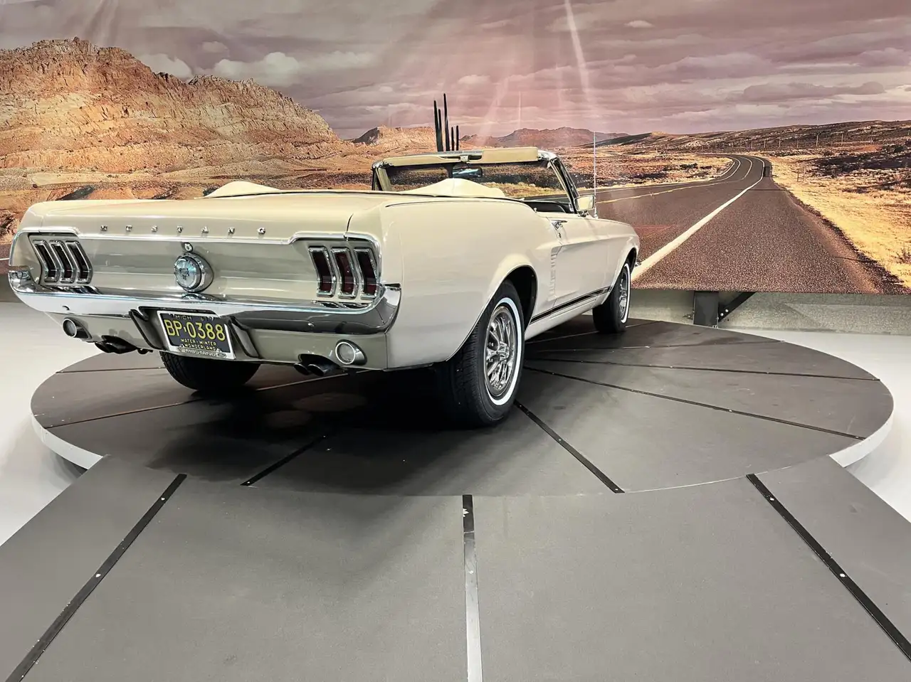 Ford Mustang Convertible, foto 3