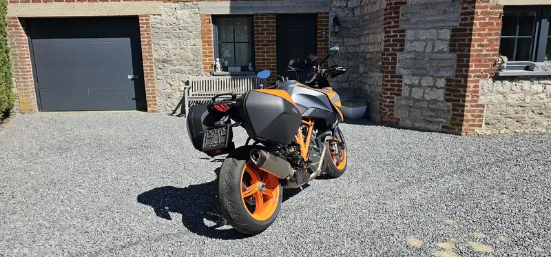 KTM 1290 Super Duke GT - foto 2