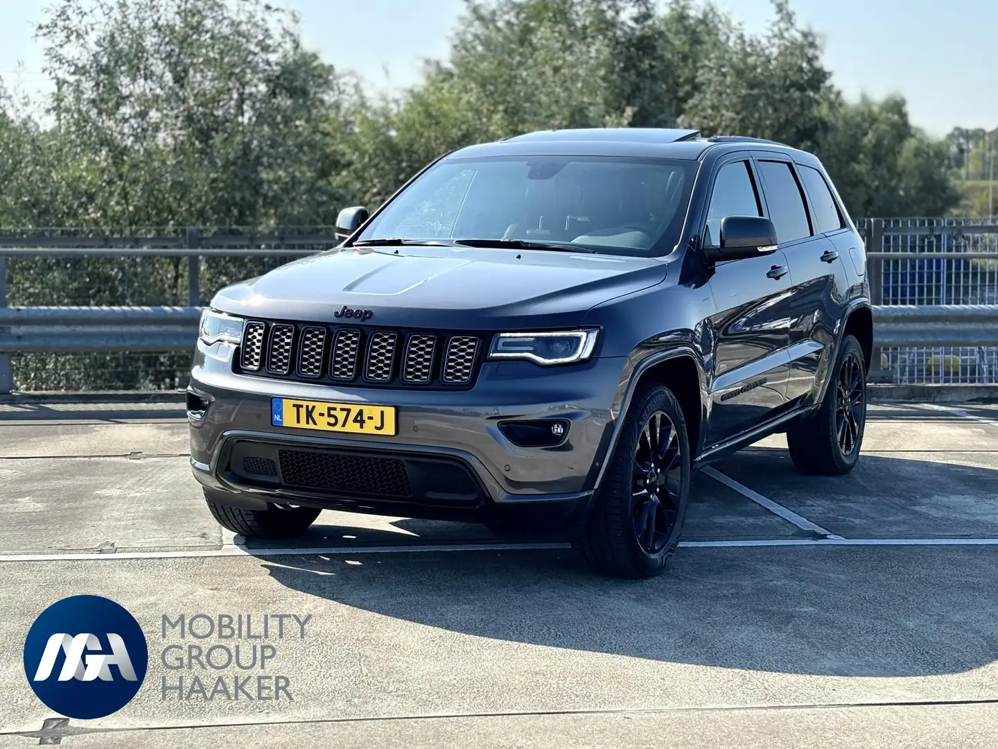 Jeep Grand Cherokee 3.0 V6 CRD Night Eagle | Euro6 | BTW aftrekbaar Grijs - 1